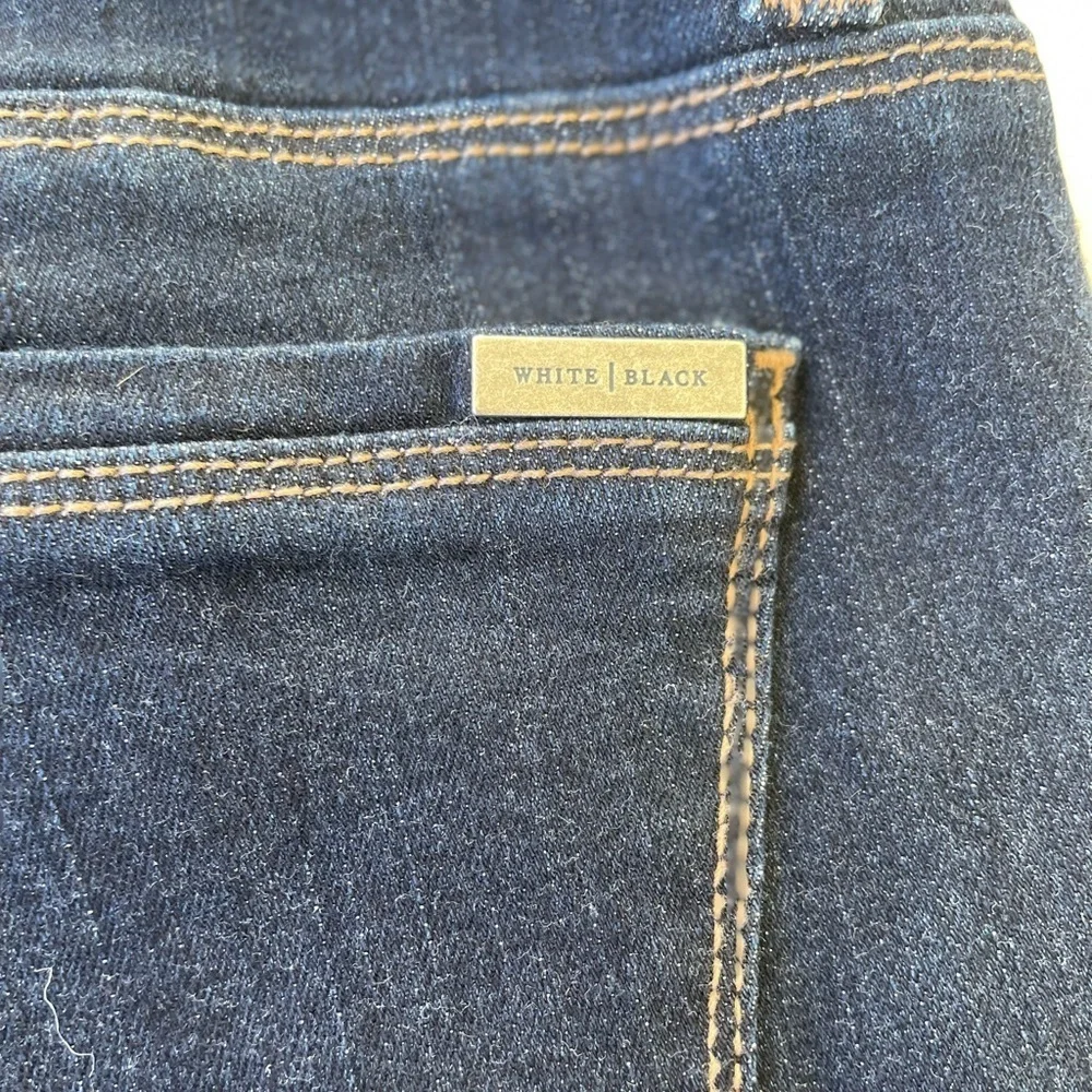 White House Black Market - Slim Jeans - Size 4 R